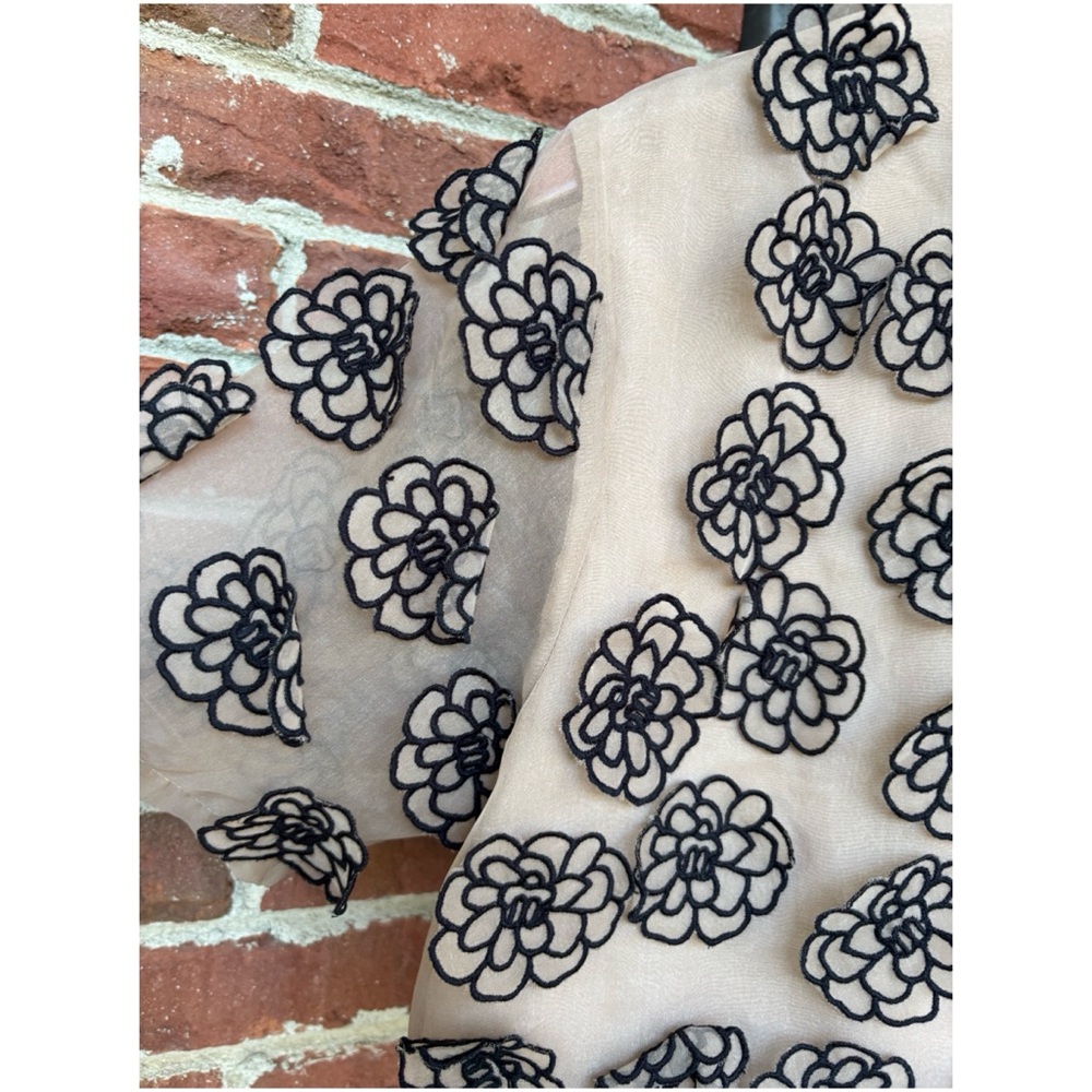 NWT Anthropologie Let Me Be Cropped Button Back Floral Appliqué Top  Size Medium - Picture 10 of 13